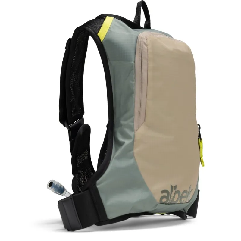 Saisonangebot albek H2O Haul Three Trinkrucksack - Sunflash Dune