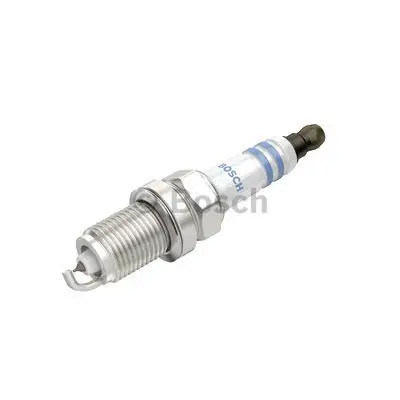 Neu Im Sortiment BOSCH 0 242 240 654 - Zündkerze